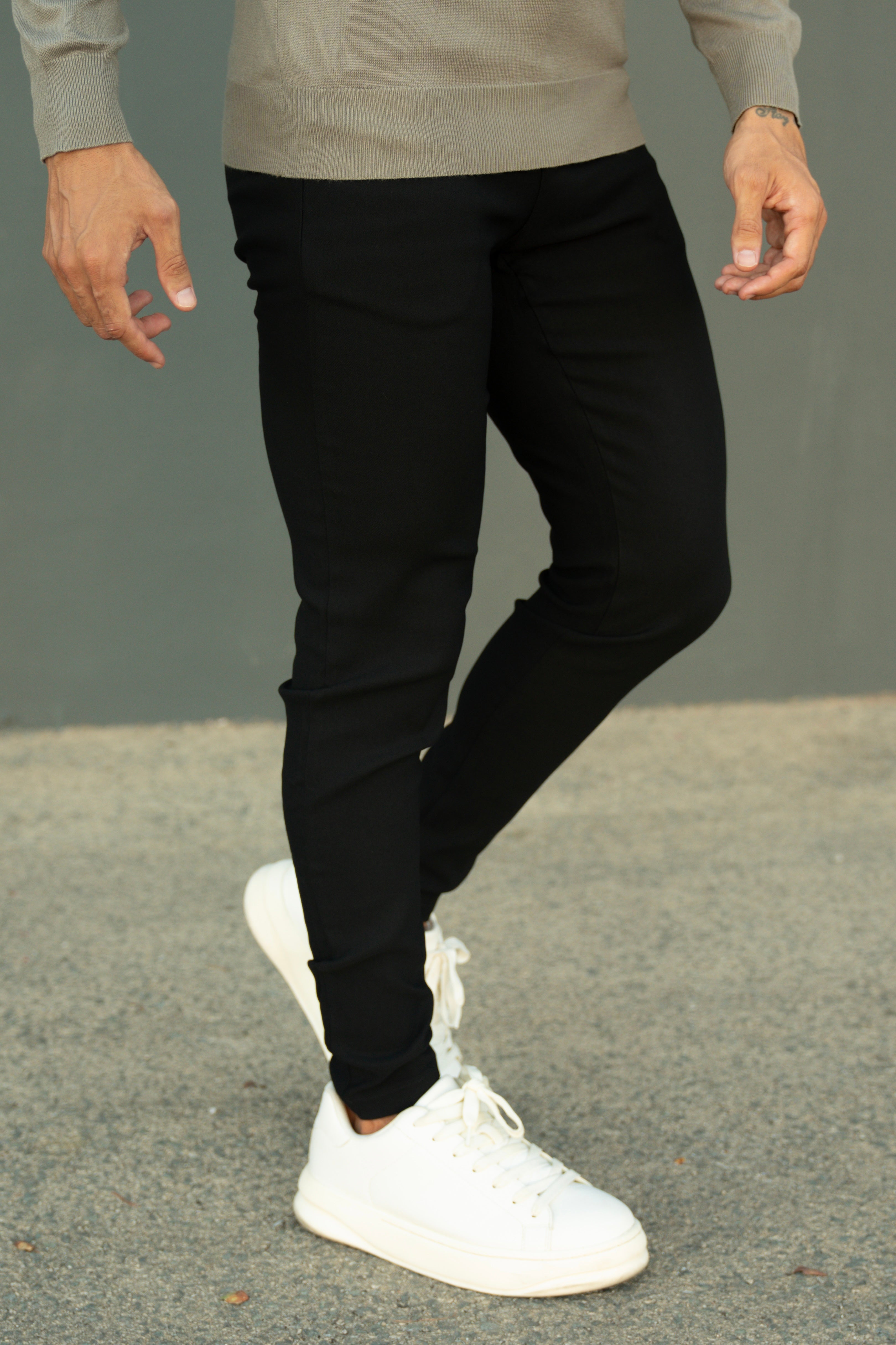 Laurent Garde - LE PANTALON V1