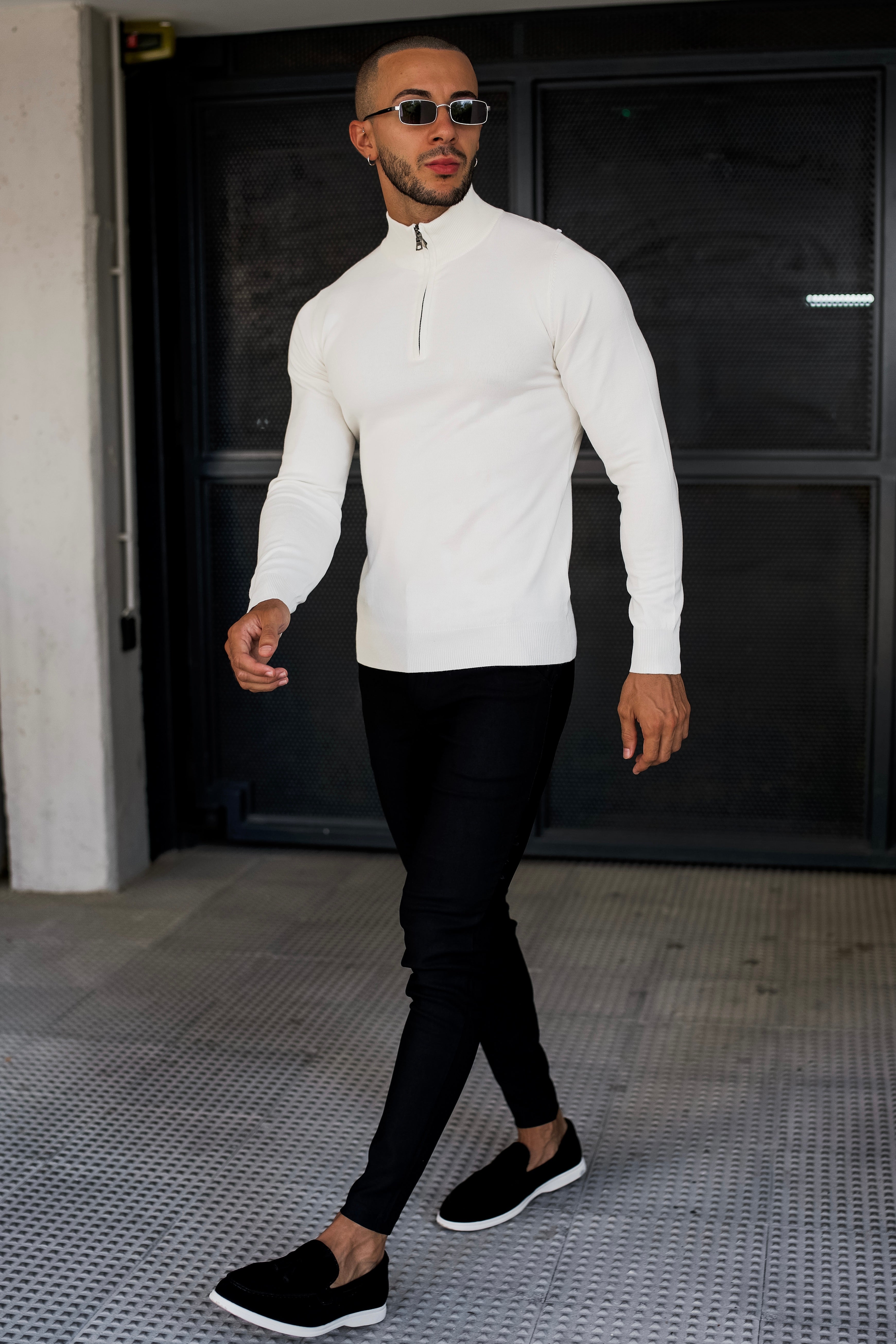 Laurent Garde - LE PANTALON V1